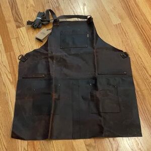 NWT Leather Apron BBQ, Workbench